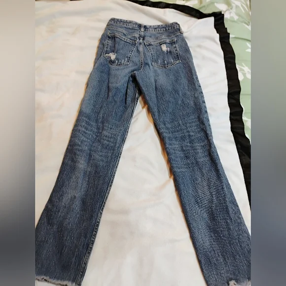 Stylish Distressed Blue Straight Leg Ripped Jeans for Women - Picture 9 of 14